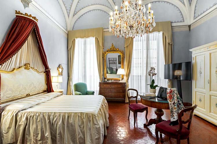 Junior Suite with Bathtub - Residenza d'Epoca Palazzo Borghesi - Siena