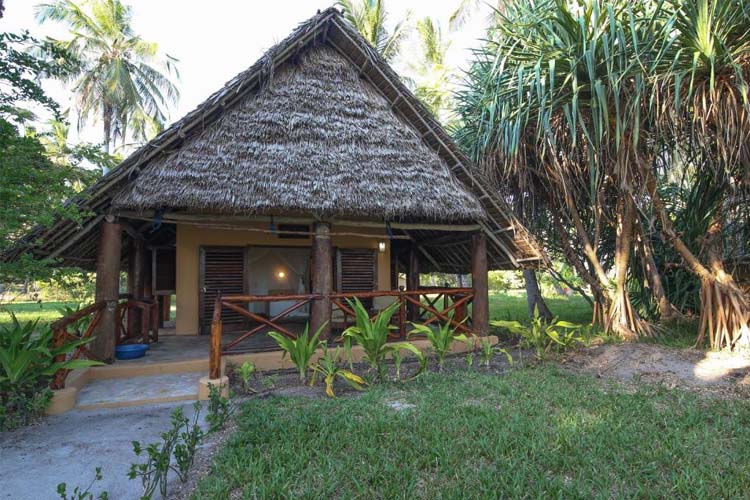 Twin Room with Garden View - Kinasi Lodge - Utende