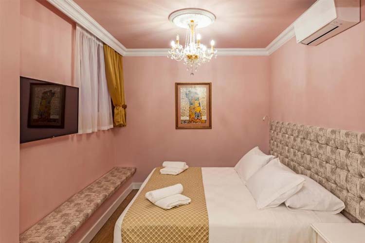 Deluxe Double Room with Bath - Via Villa Iliotti - Rhodes Town