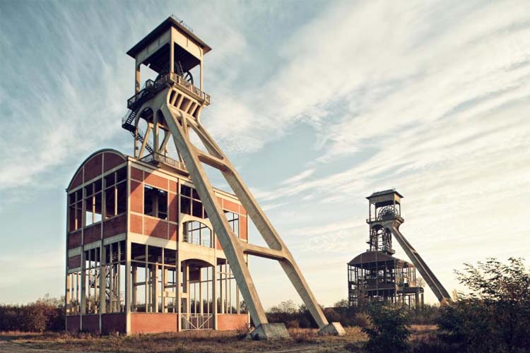 Old Mining Equipment - Terhills Hotel - Maasmechelen