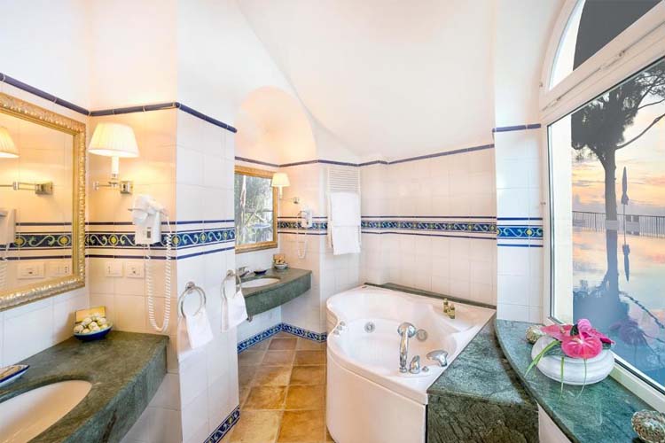 Large Suite with Spa Bath - Hotel Caesar Augustus - Capri, Ischia and Procida