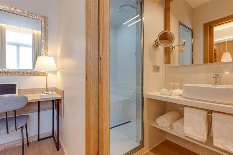 Deluxe with Hammam - Hotel Boutique Mirlo Barcelona - Barcelona