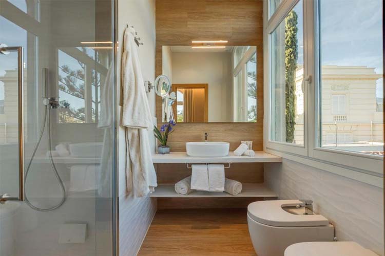 Deluxe Superior with Hammam and Hydromassage Bathtub - Hotel Boutique Mirlo Barcelona - Barcelona