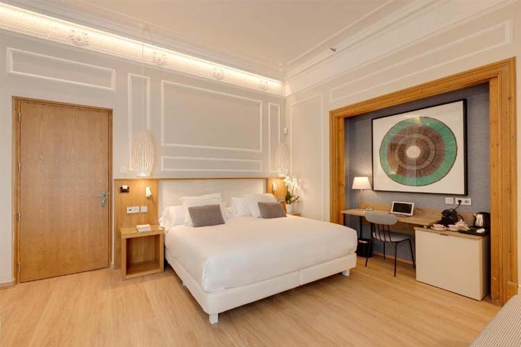 Suite Tibidabo 32 with Hammam, Hydromassage Bathtub and Sa - Hotel Boutique Mirlo Barcelona - Barcelona
