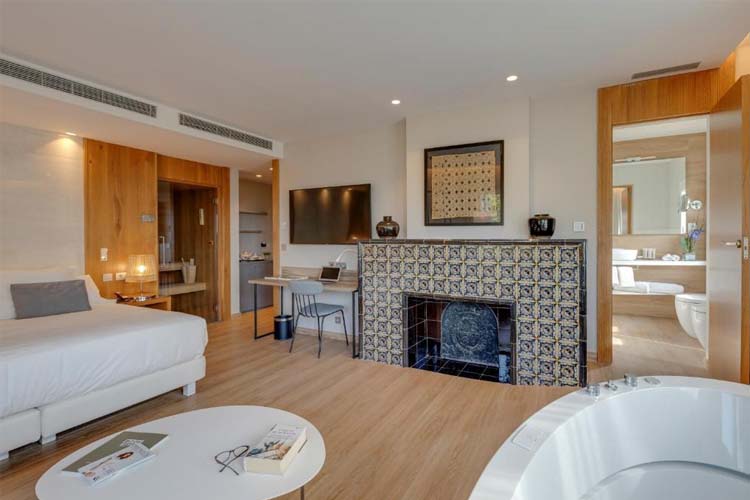 Suite Tibidabo 32 with Hammam, Hydromassage Bathtub and Sa - Hotel Boutique Mirlo Barcelona - Barcelona