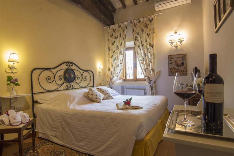 Basic Double Room - Hotel Belvedere di San Leonino - Castellina in Chianti