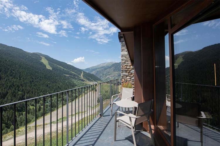 Suite with Balcony - Hotel Naudi Boutique - Soldeu