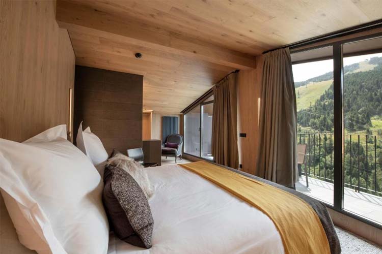 Suite with Balcony - Hotel Naudi Boutique - Soldeu