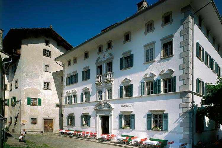 General View - Hotel Palazzo Salis - Soglio