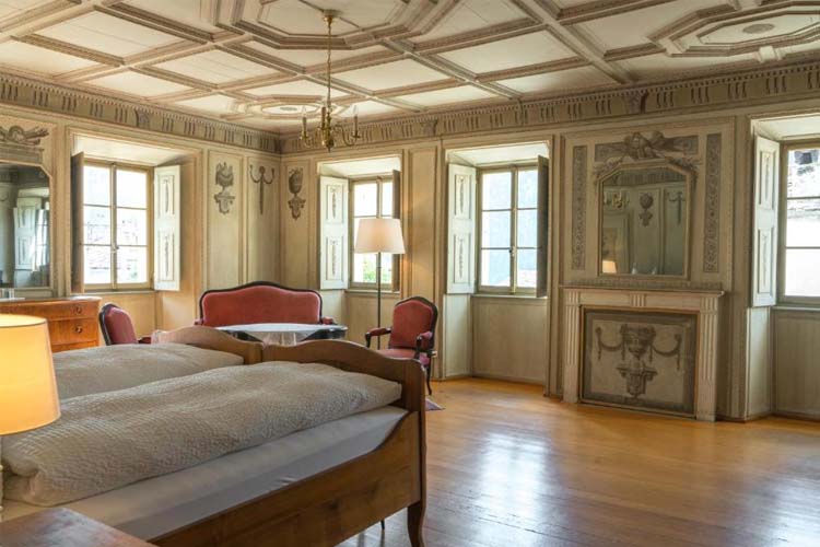 Double Room with Shared Bathroom - Hotel Palazzo Salis - Soglio