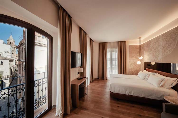 Junior Suite with Balcony - Hotel Unuk - Seville