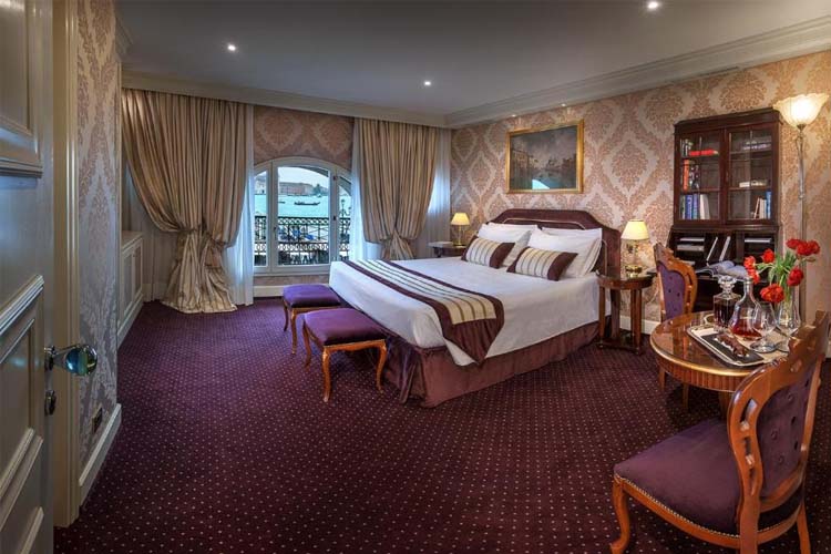 Deluxe Double or Twin Room with Lagoon View - Hotel Londra Palace - Venice