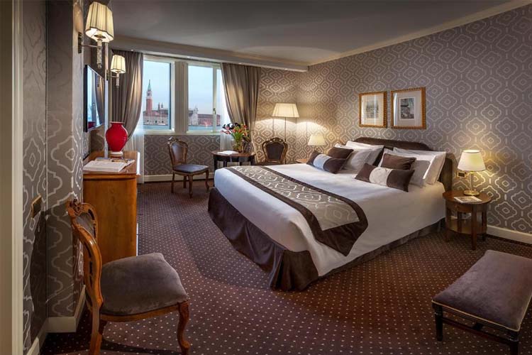 Deluxe Double or Twin Room with Lagoon View - Hotel Londra Palace - Venice