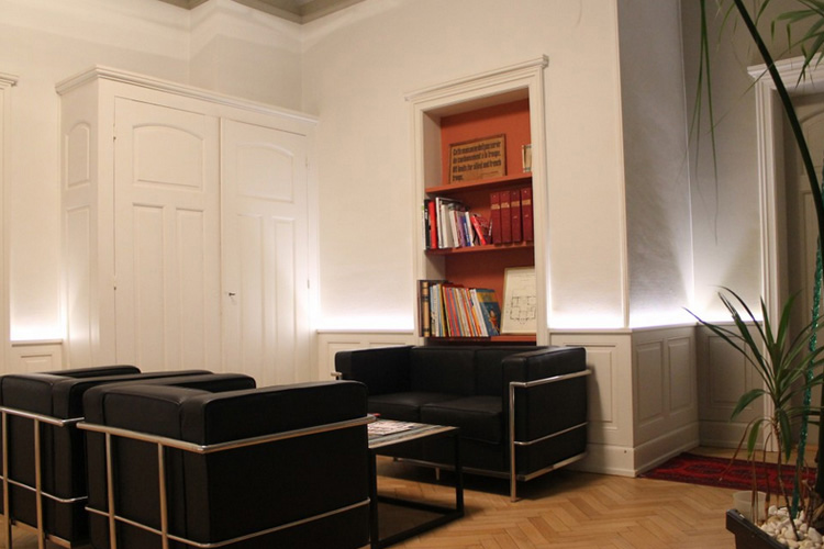 Library - Villa Élyane - Colmar