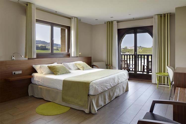 Premium Double Room with Balcony - Hotel Rural Gaintza - Getaria