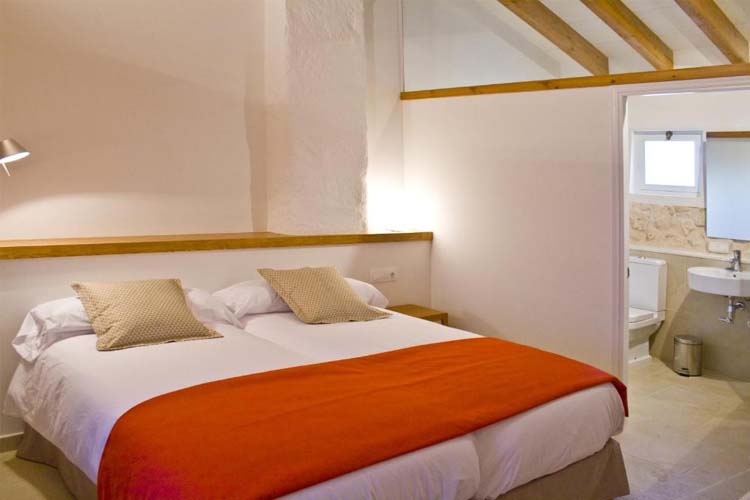 Superior Twin Room - Hotel Rural Binigaus Vell - Es Migjorn Gran