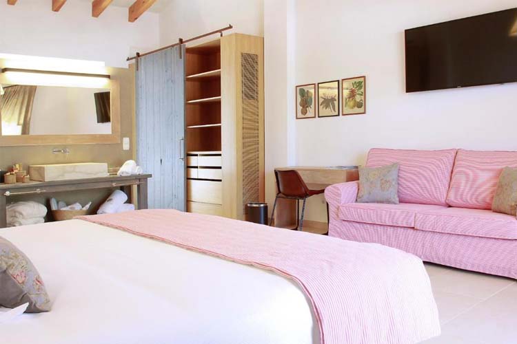 Junior Suite with Private Pool - Hotel Rural Binigaus Vell - Es Migjorn Gran