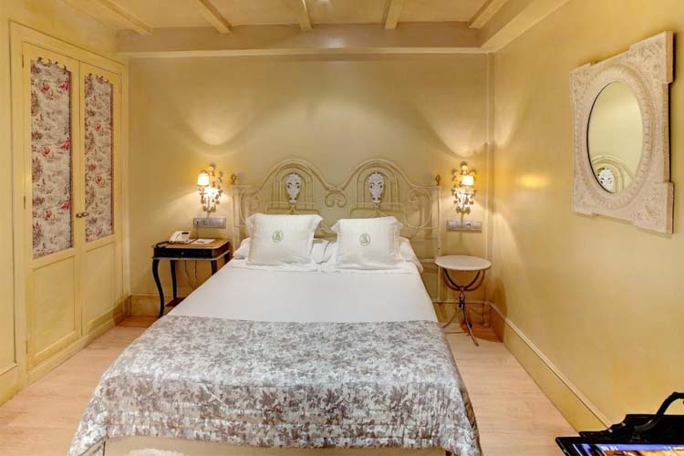 Small Double Room - Sacristia de Santa Ana - Sevilla