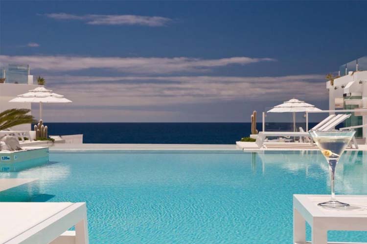 Pool - Lani's Suites de Luxe - Tías