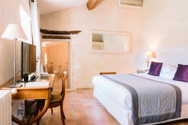 Classic Double Room - Le Mas de la Rose - Orgon
