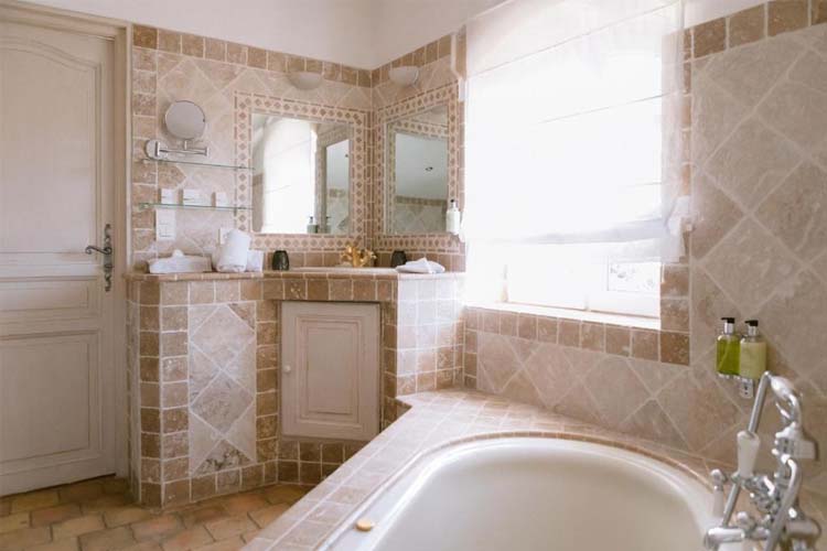 Suite with Terrace - Le Mas de la Rose - Orgon