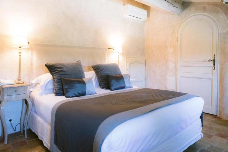 Suite (1-3 Adults) - Le Mas de la Rose - Orgon