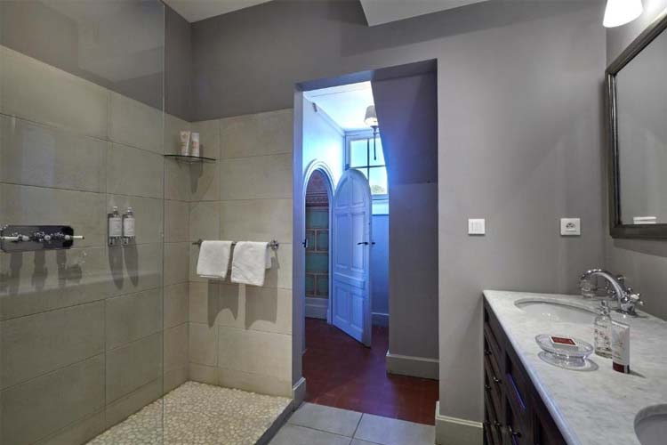 Superior Double Room - Château St Pierre de Serjac - Puissalicon