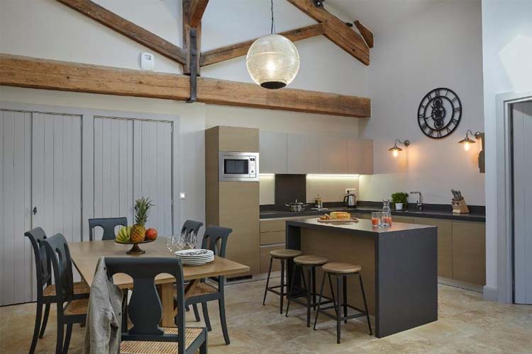 Apartment with Terrace and Hot Tub - Château St Pierre de Serjac - Puissalicon