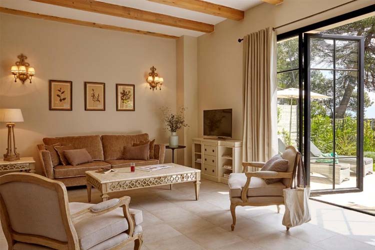 Villa with Private Pool - Château St Pierre de Serjac - Puissalicon