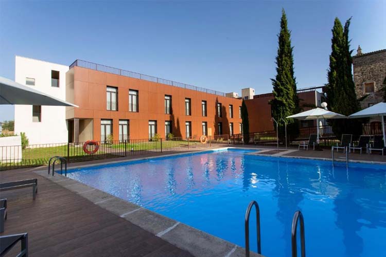 Pool - Hospedería Puente de Alconétar - Garrovillas de Alconétar