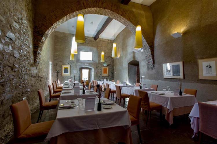 Restaurant - Hospedería Puente de Alconétar - Garrovillas de Alconétar