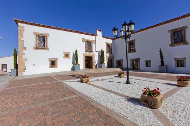 Entrance - Hospes Palacio de Arenales & Spa - Cáceres
