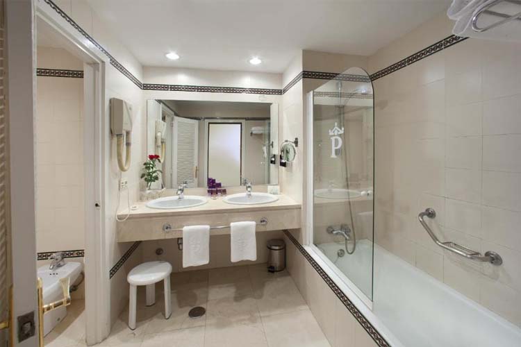 Double or Twin Room with Extra Bed (3 Adults) - Parador de Ayamonte - Huelva