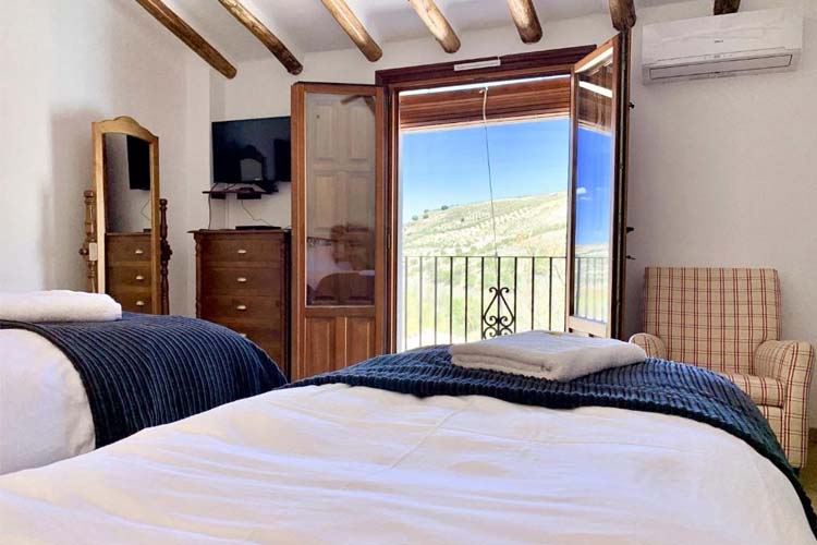 Deluxe Double Room with extra bed - El Amparo - Santa Cruz del Comercio
