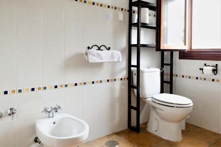 King Room with Balcony - El Amparo - Santa Cruz del Comercio