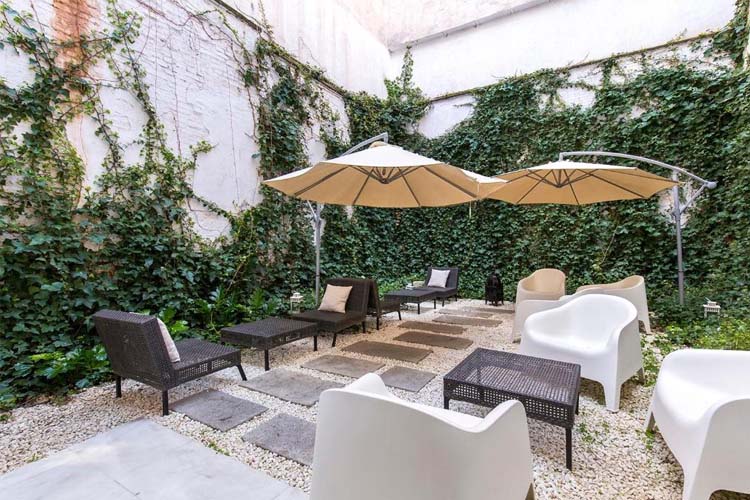 Courtyard - Elvira Suites - Granada