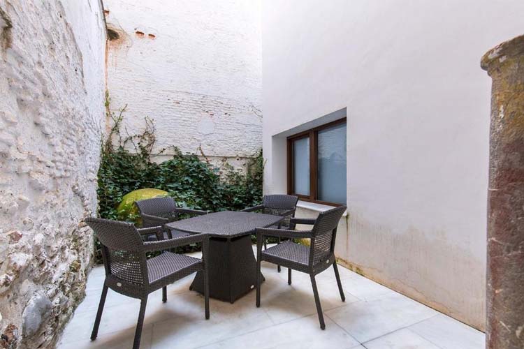 Two-Bedroom Apartment - Elvira Suites - Granada