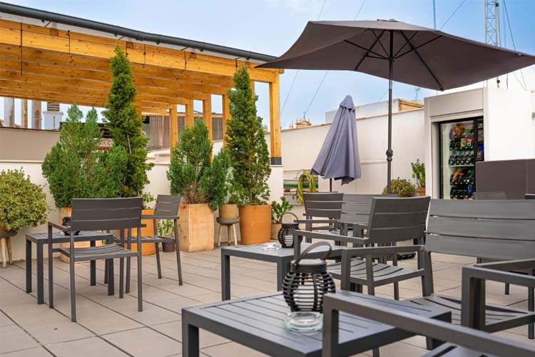 Terrace - Welldone Quality-Cristal Pool - Seville