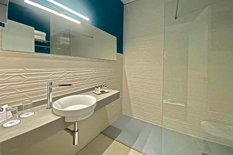 Standard Triple Room - Soho Boutique Sevilla - Seville