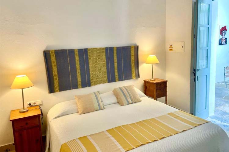 Budget Double Room with Extra Bed (3 Adults) - La Botica de Vejer - Cádiz