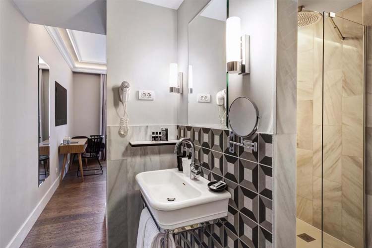 Executive Double or Twin Room with Balcony - One Shot Recoletos 04 - Madrid