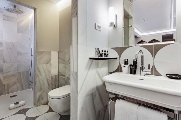 Standard Double or Twin Room - One Shot Recoletos 04 - Madrid