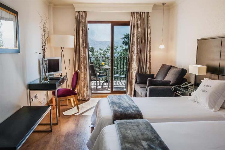 Superior Double Room with Lake View (3 Adults) - B Bou Hotel la Viñuela & Spa - La Viñuela