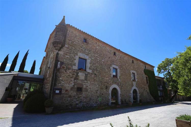 Building - Arcs de Monells - Costa Brava