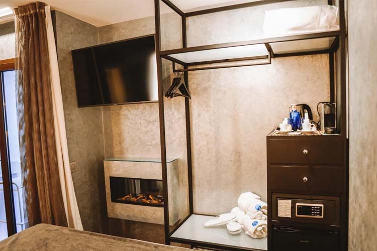 Deluxe Double Room with Balcony - Mamma Mia Hotel Boutique - Costa Brava