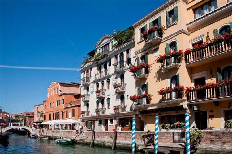Facade - Hotel American Dinesen - Venice