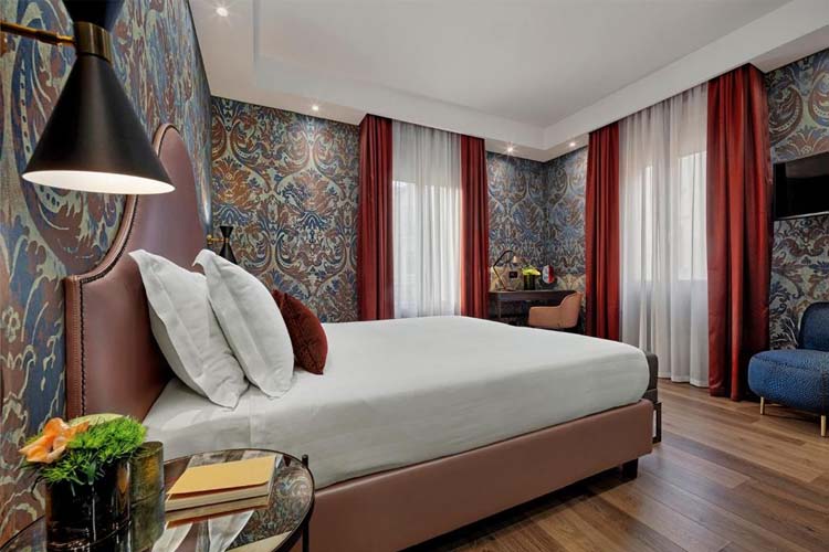 Superior Triple Room with Canal View - Hotel American Dinesen - Venice