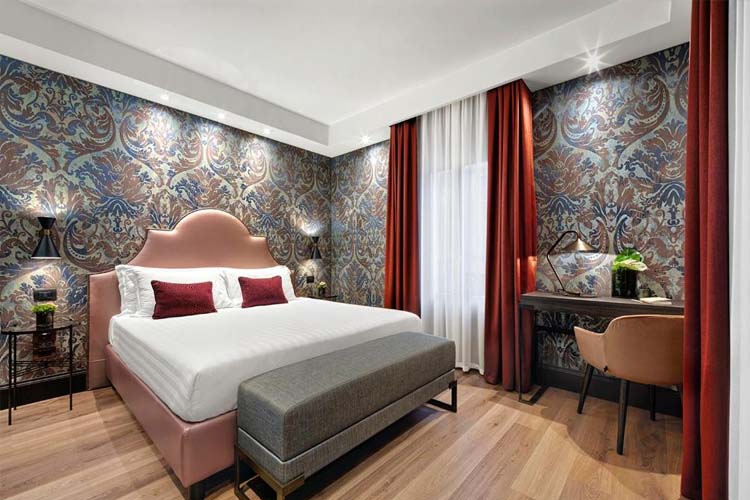 Superior Triple Room with Canal View - Hotel American Dinesen - Venice