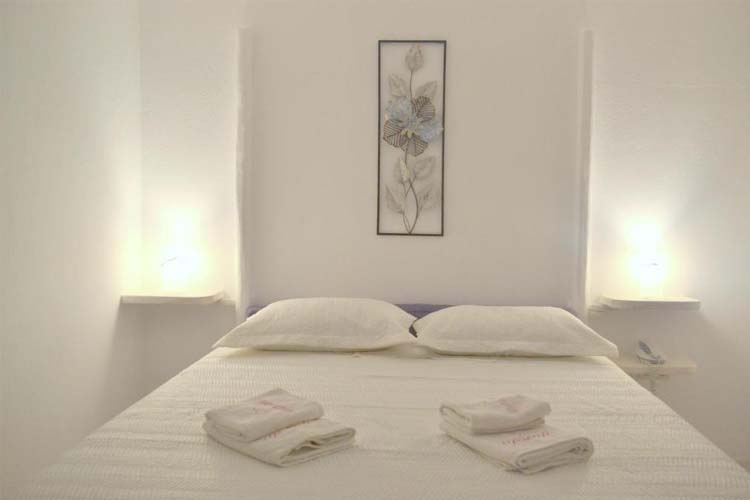 Warm Hug - Outdoor Whirlpool with partial Sea view - Apsenti Hotel - Couples Only - Mykonos