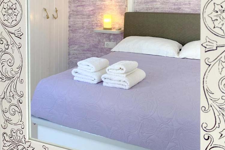 Sweet Hug - Queen size bed with outdoor whirlpool - Apsenti Hotel - Couples Only - Mykonos